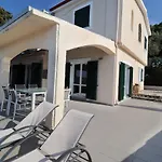 Villa Faiax
